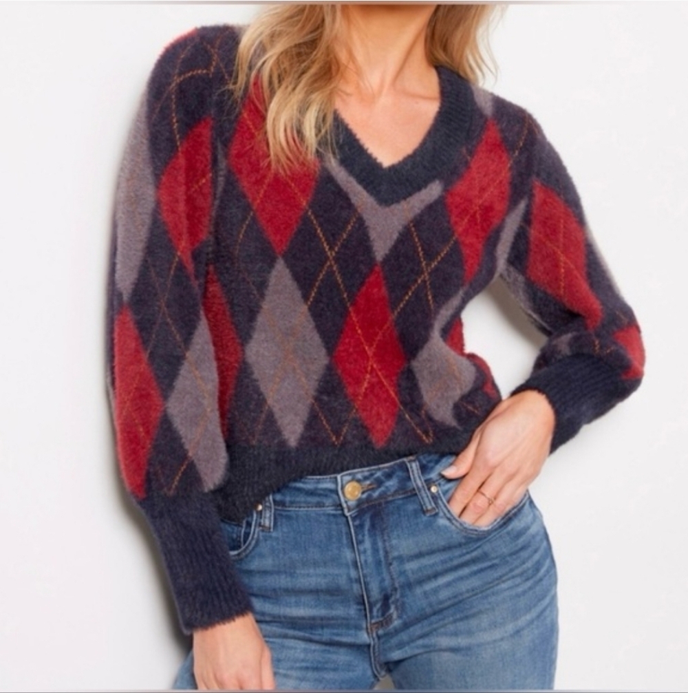 EVEREVE Cozy Ladies V neck Argyle Sweater